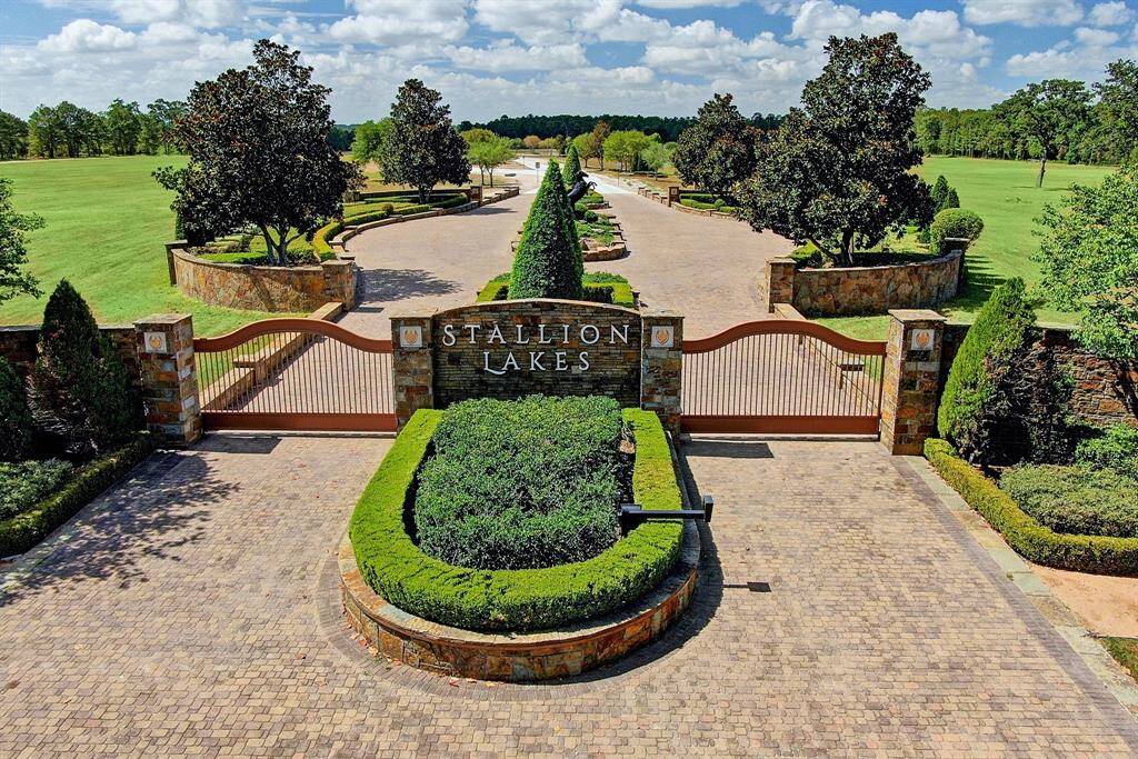 Stallion Lakes is almost 400 acres of rolling terrain.