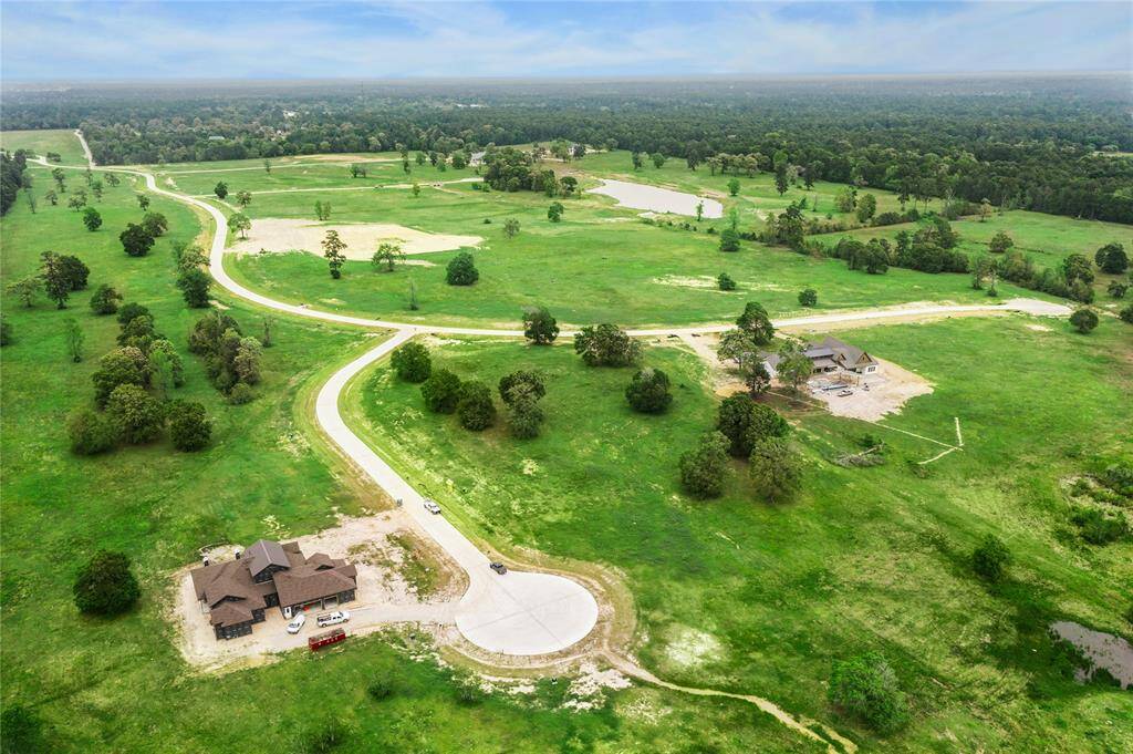 Approved builders include Jeff Paul Custom Homes, Kickerillo Companies, Matt Powers Custom Homes, Morning Start Builders, and William David Homes.