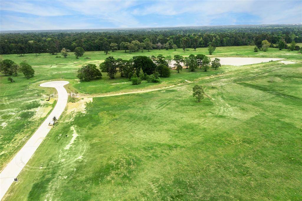 Acreage homesites are still available.