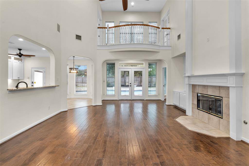 Living Area w/ Gas Log Fireplace