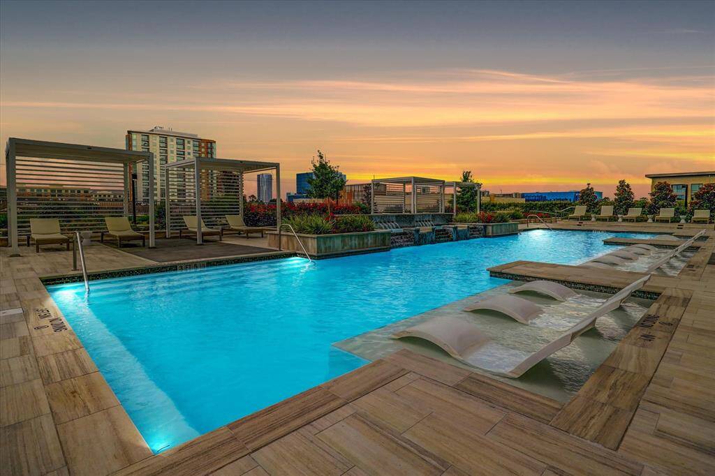 Cabanas and Grills are available for you and your guests to use on the perfect Houston Outdoors day.