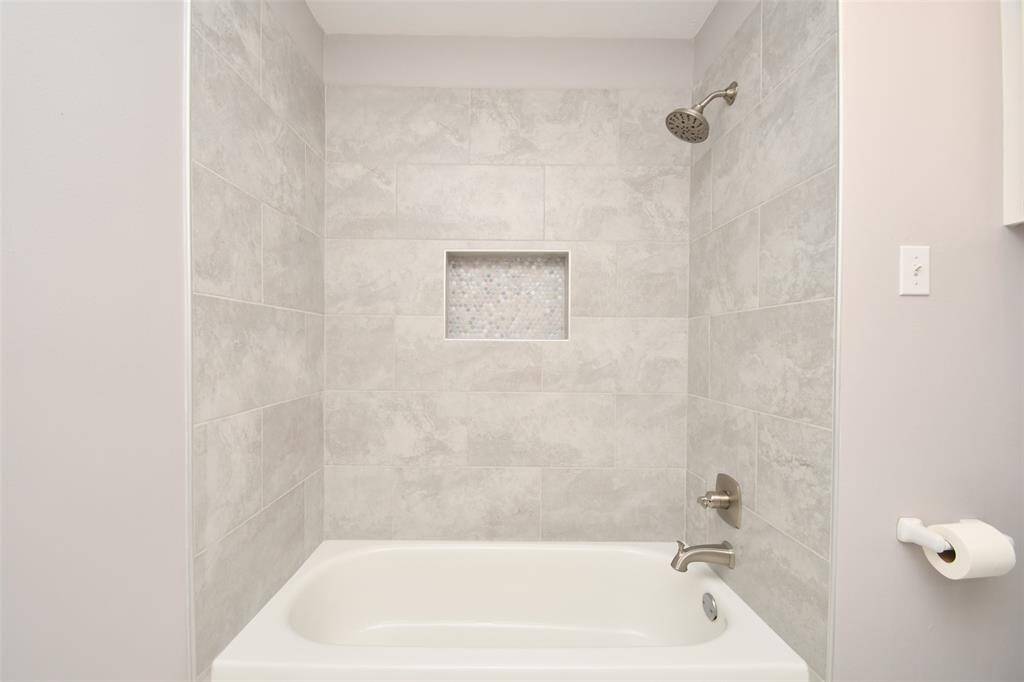 Bathroom Tub