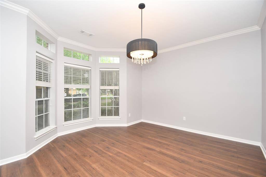 Dining Room Entry