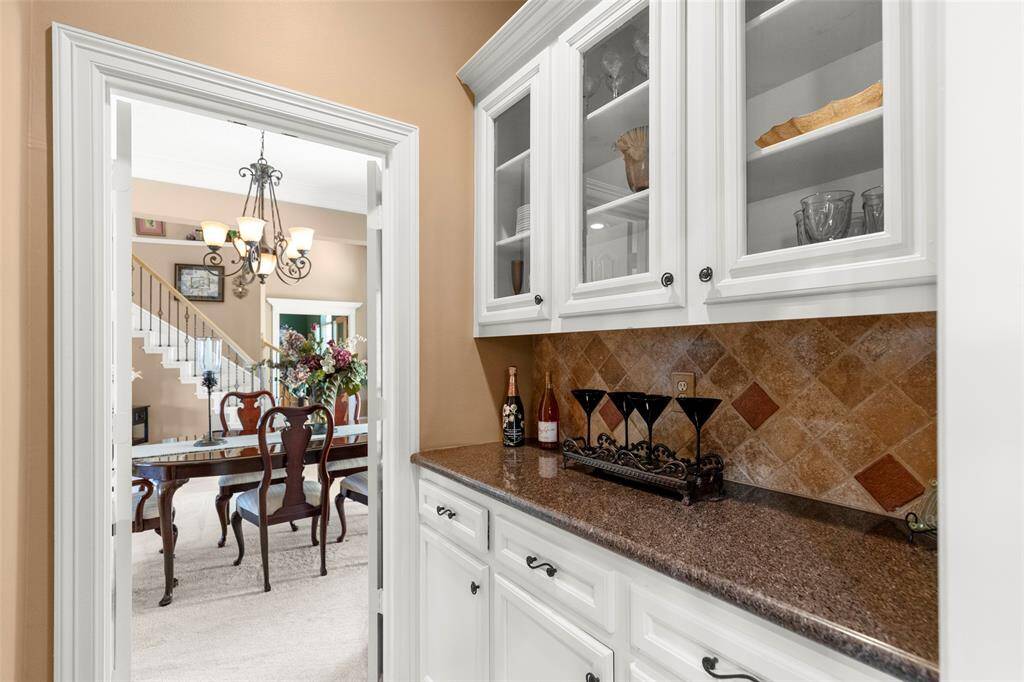 Nice Butlers Pantry