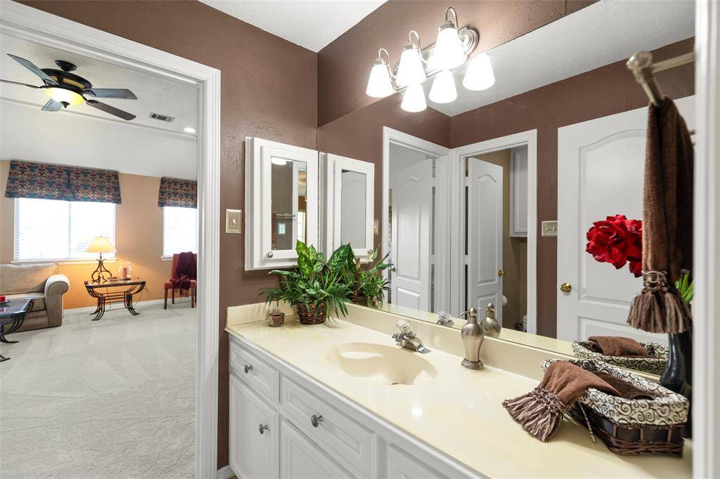 Lovely Countertops with Tons of Space and Cabinetry