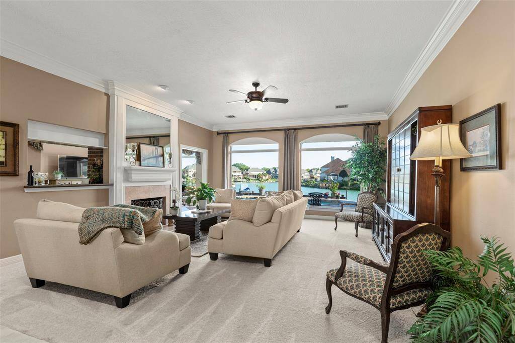Large Formal Living Room for Entertainment and Family Fun Nights