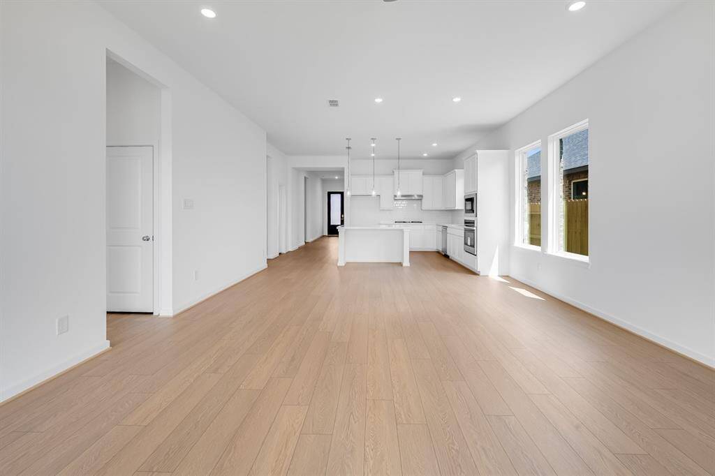 21911 Wycombe Terrace Way ~ Ready Now