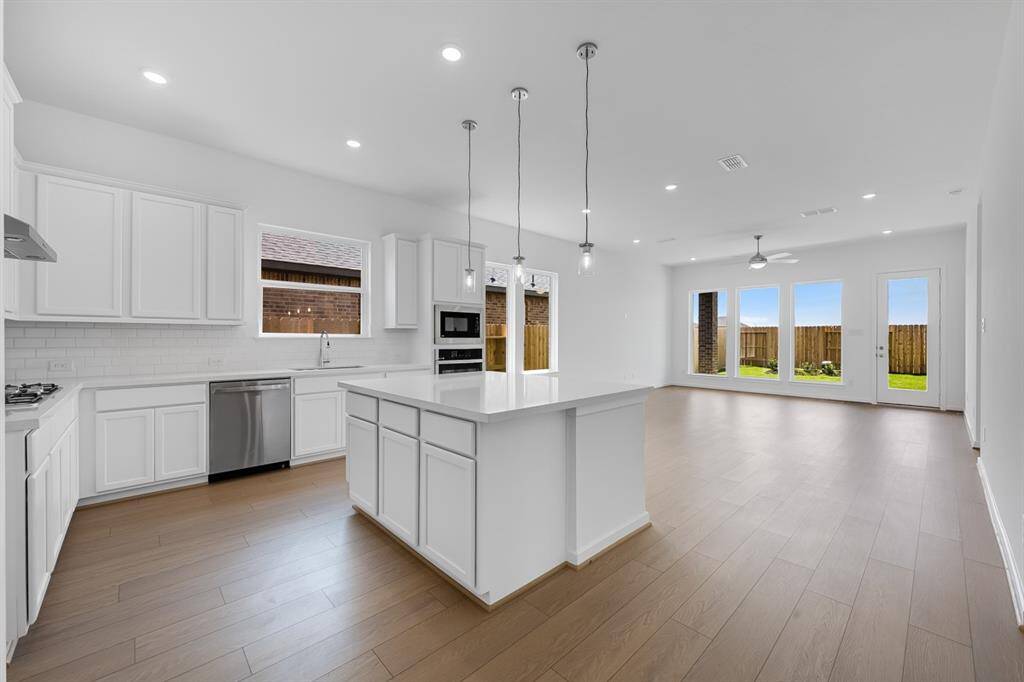 21911 Wycombe Terrace Way ~ Ready Now