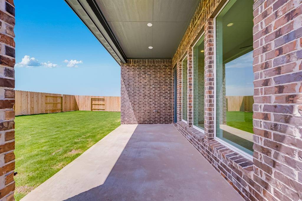 21911 Wycombe Terrace Way ~ Ready Now