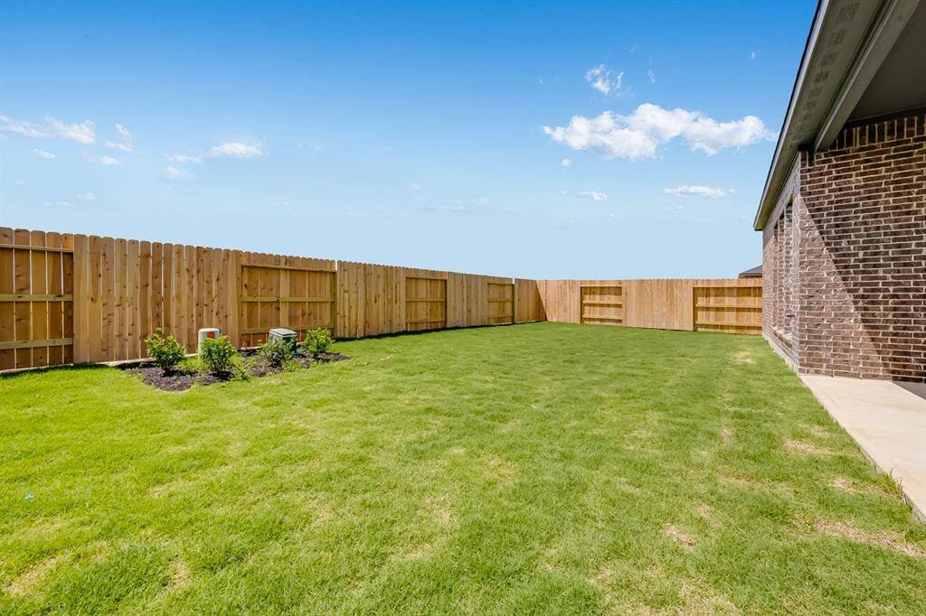 21911 Wycombe Terrace Way ~ Ready Now