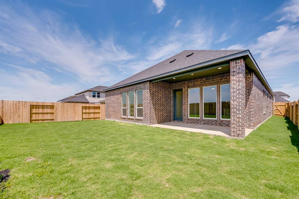 21911 Wycombe Terrace Way ~ Ready Now