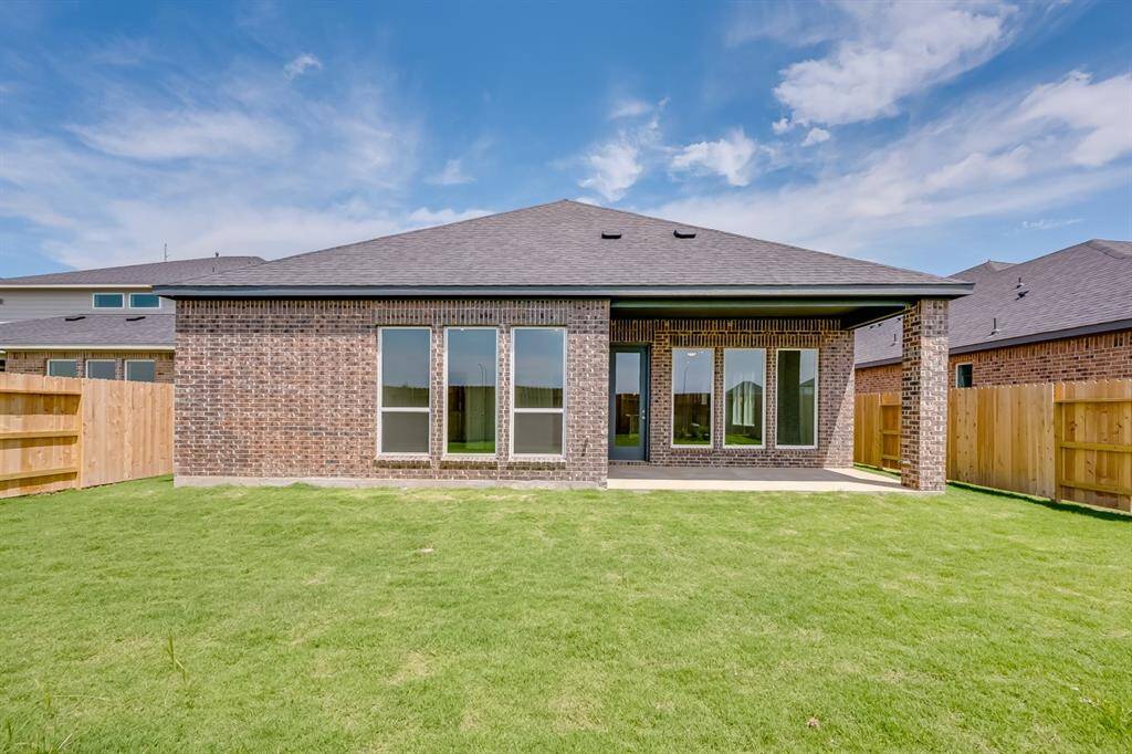 21911 Wycombe Terrace Way ~ Ready Now