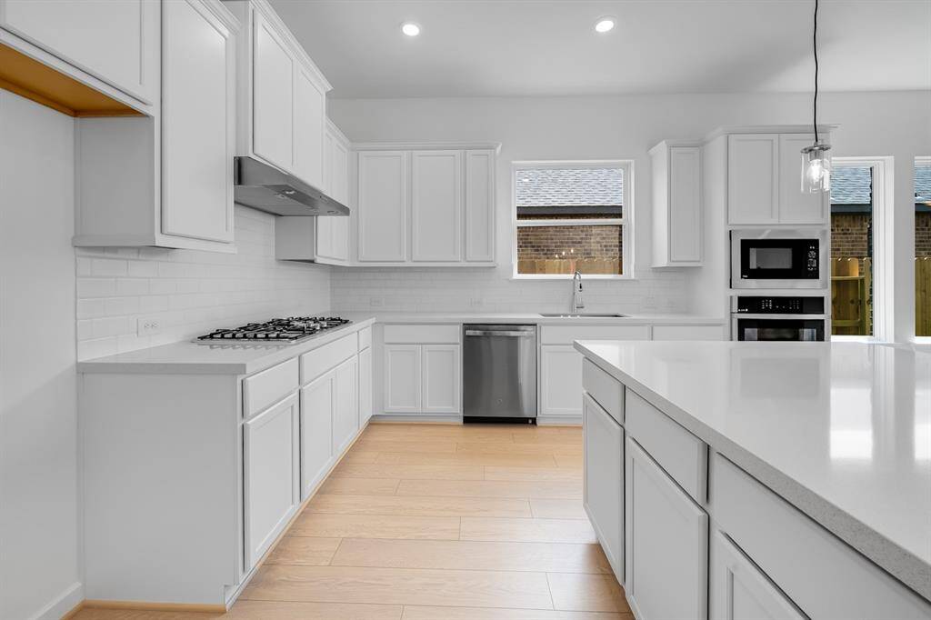 21911 Wycombe Terrace Way ~ Ready Now
