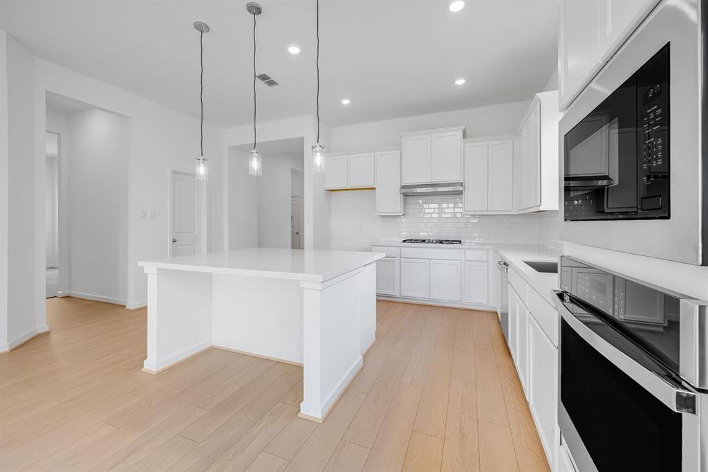 21911 Wycombe Terrace Way ~ Ready Now