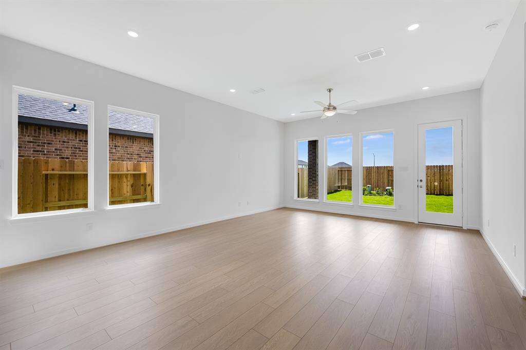 21911 Wycombe Terrace Way ~ Ready Now