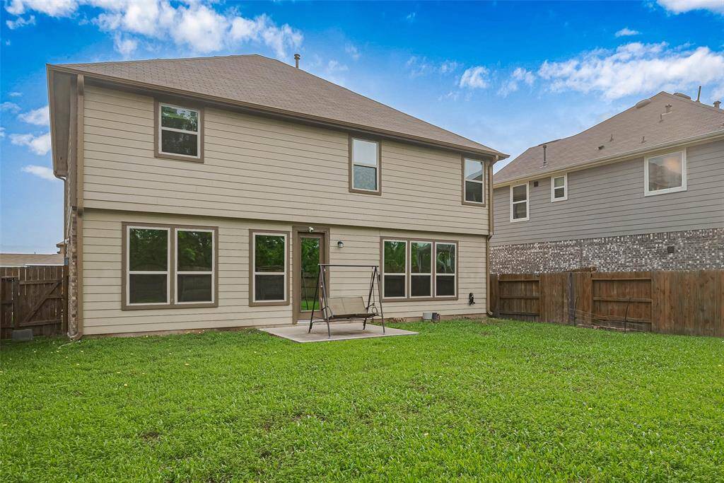 Spacious Backyard