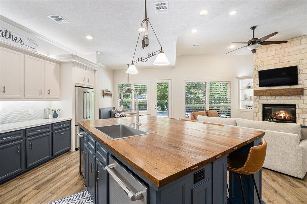 Such an amazing kitchen!