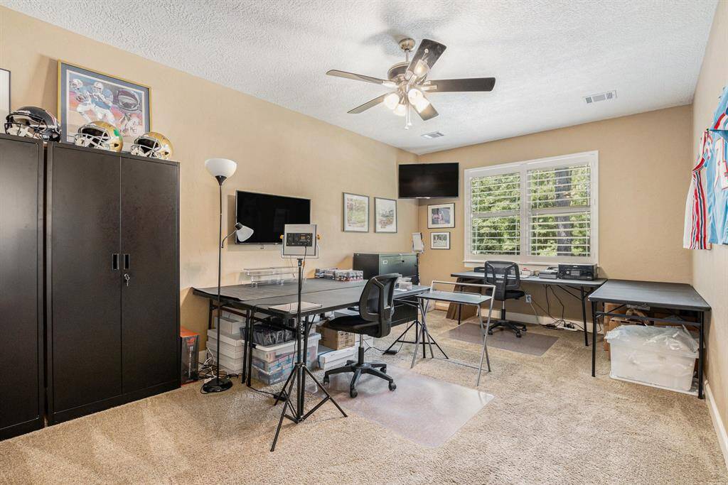 Spacious upstairs flex room!