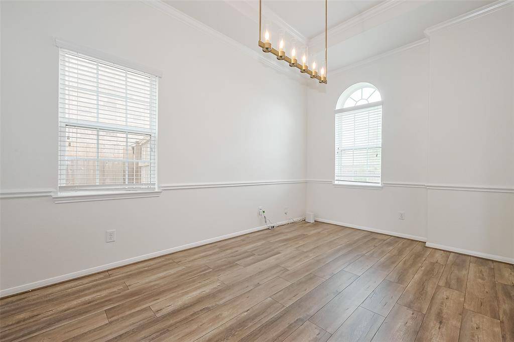 Enhance your entertaining prowess and create lasting impressions in this stylish and inviting environment.
