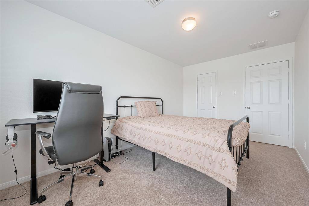 With its thoughtful layout and stylish design, this secondary bedroom offers the perfect retreat for rest and relaxation.