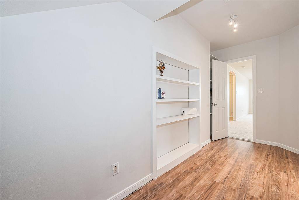 The beauty is in the details, here you can appreciate the high ceilings and built-in shelves.