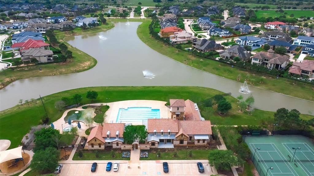 Beautiful amenities await in the master planned subdivision.