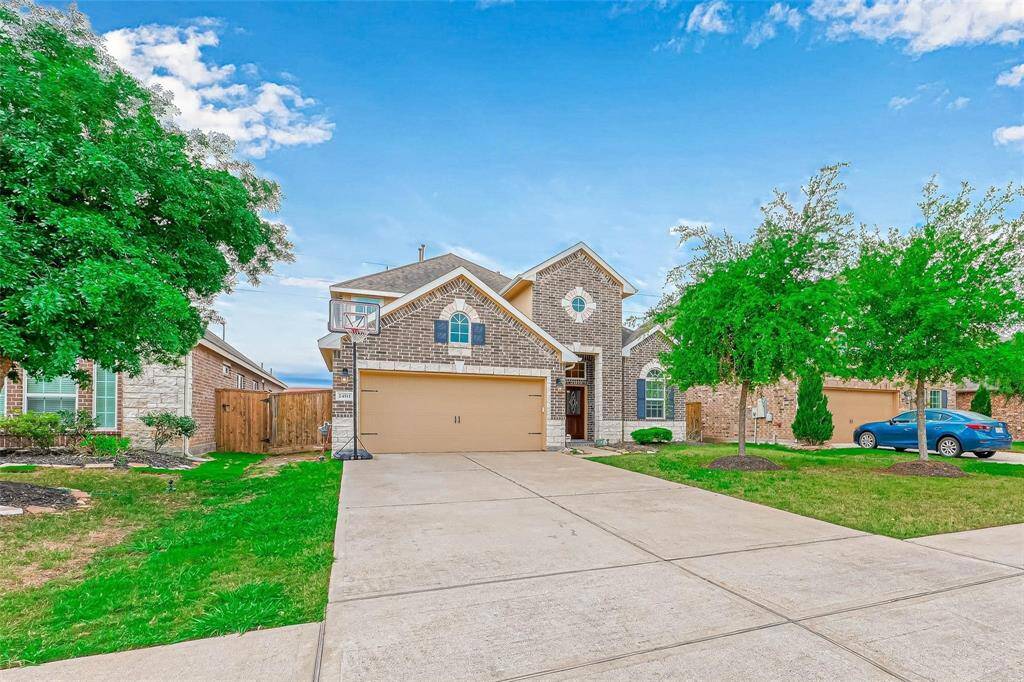 Inside the nearly 3,000 sq.ft. floor plan you will find 4 bedrooms and 3 1/2 bathrooms, plus a formal dining room, upstairs game room, and more.