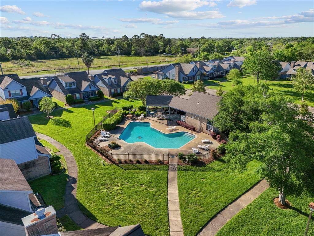 Residents pool and clubhouse
