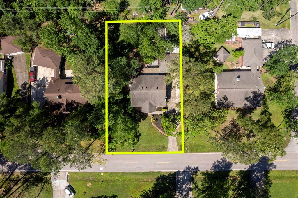 The front and backyard are perfectly divided so you still have tons of space in the back without sacrificing the impressive curb appeal!
