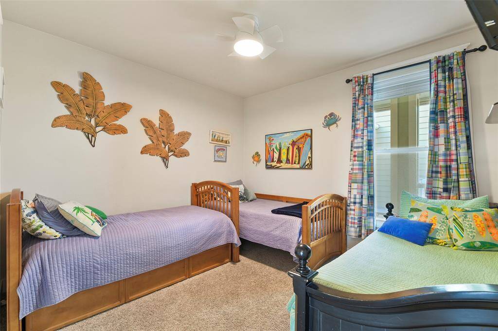 Additional secondary bedroom which can sleep an army!