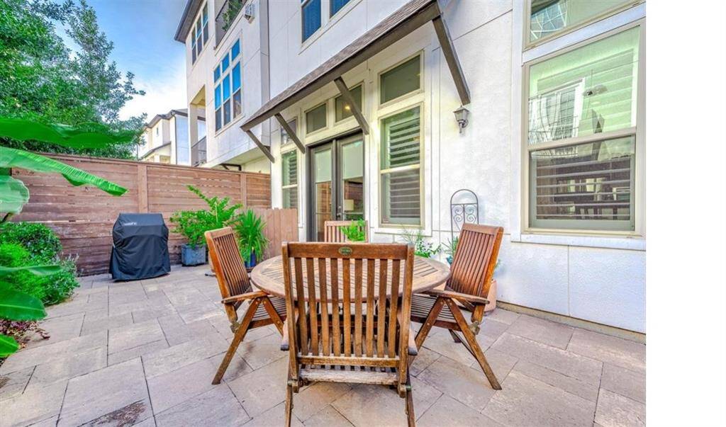The perfect setting for your patio furniture and grill.