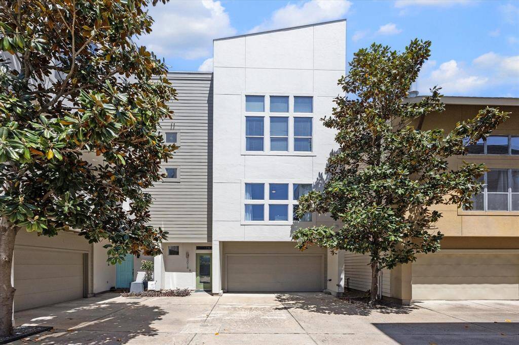 Live at the center of everything with unbeatable access to Downtown, the Medical Center, the Museum District and more. Nestled just steps from neighborhood favorites like Social Beer Garden, Weights & Measures, and 13 Celsius, this modern three-story home blends sleek design with open-concept living all within the privacy of a gated urban retreat.
