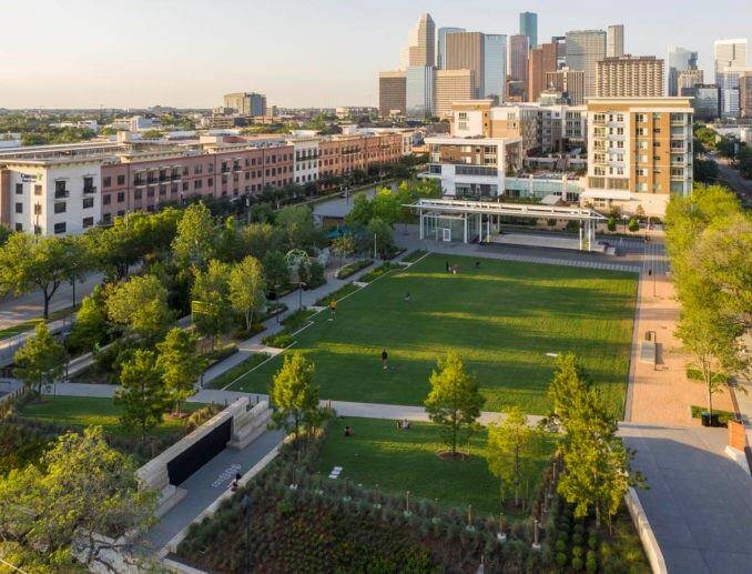 Enjoy all that Midtown has to offer in the heart o the city, with incredible walkability!