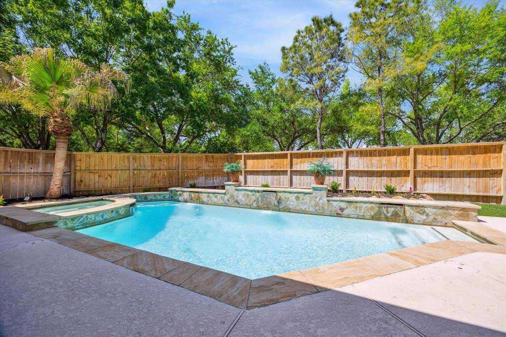BEAUTIFUL INGROUND HEATED POOL