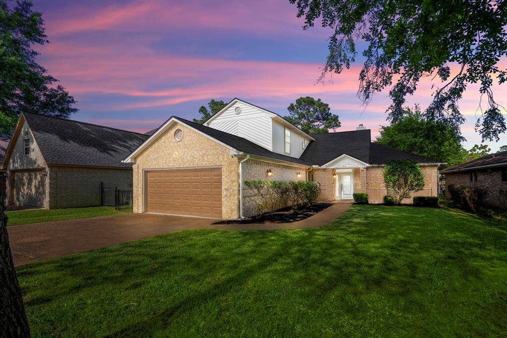 WATERFRONT home has fantastic views of lake Conroe with tons of updates. Please see docs for a full list of features and upgrades.