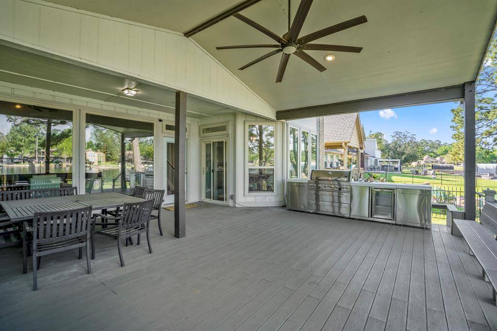 After a day out on the water, you have the fabulous option of grilling burgers outdoors, sitting outside and enjoying the fresh air.