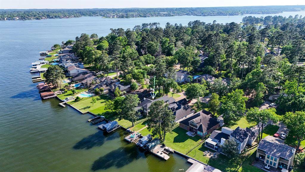 Please see arrow pointing to the home's location, and an easy walk to private Walden boat launch. Well suited for Airbnb with no HOA restriction. Walk to private Walden boat launch, close to the workout facility and a short boat drive to Margaritaville.