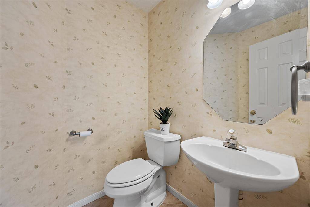 Downstairs half bathroom