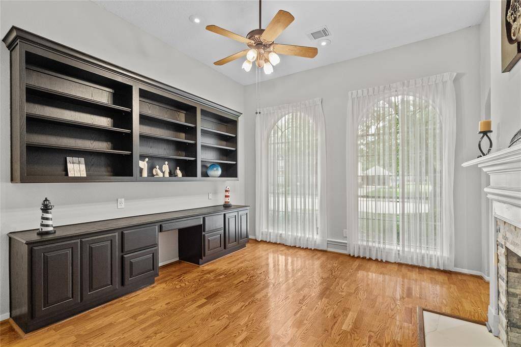 Spacious formal living room view o entry