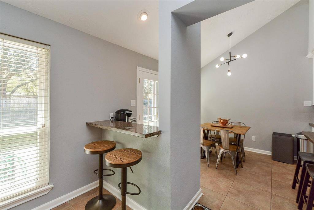 Breakfast bar