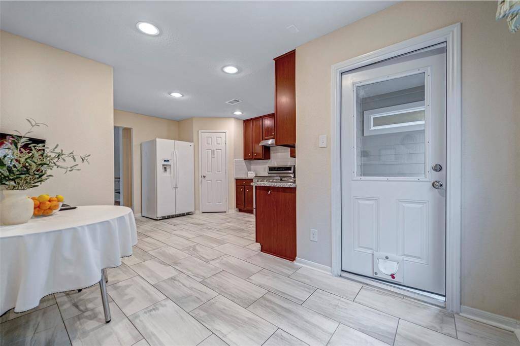 It's ideal for a dining or workspace area.