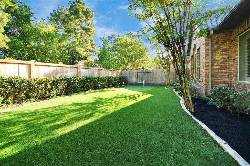 1800 Sqft. of PET-FLO Turf with 15 x 10 Putting green