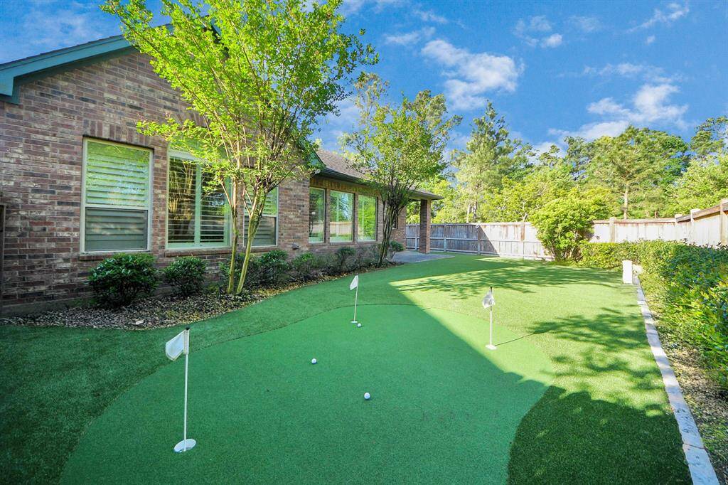 1800 Sqft. of PET-FLO Turf with 15 x 10 Putting green