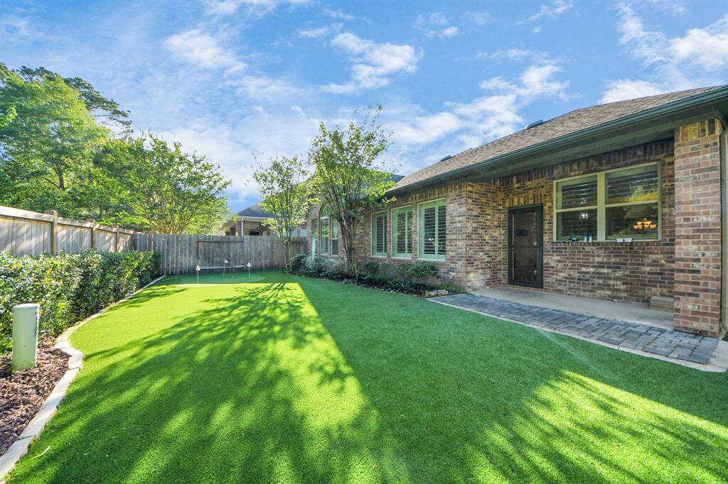 1800 Sqft. of PET-FLO Turf with 15 x 10 Putting green