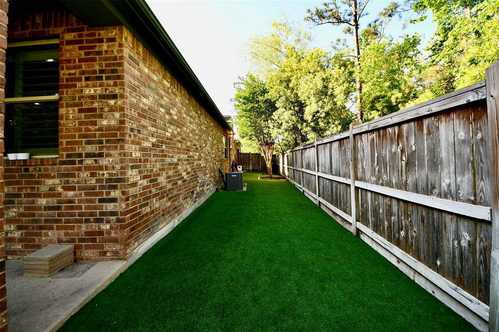 1800 Sqft. of PET-FLO Turf with 15 x 10 Putting green