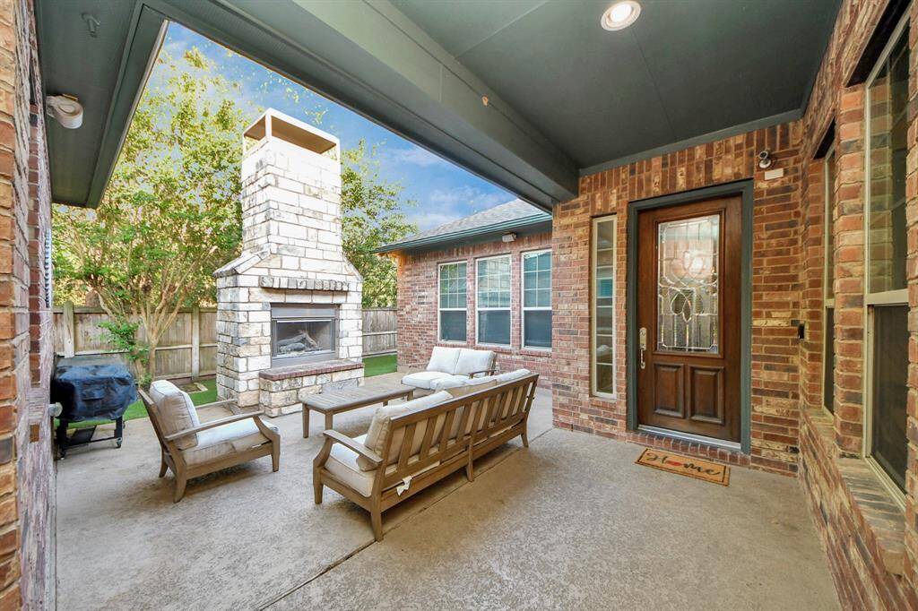 FRONT COURTYARD