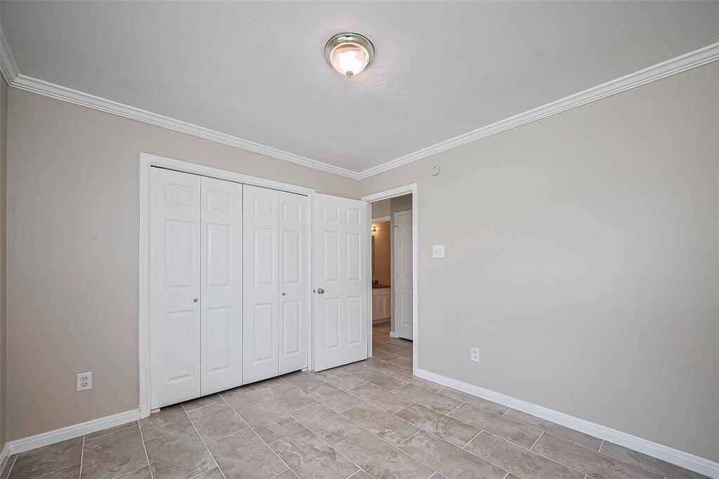 Secondary bedroom