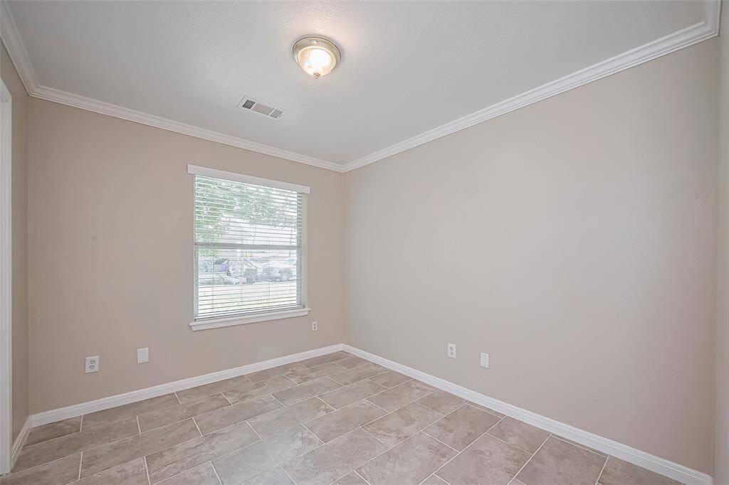 Secondary bedroom