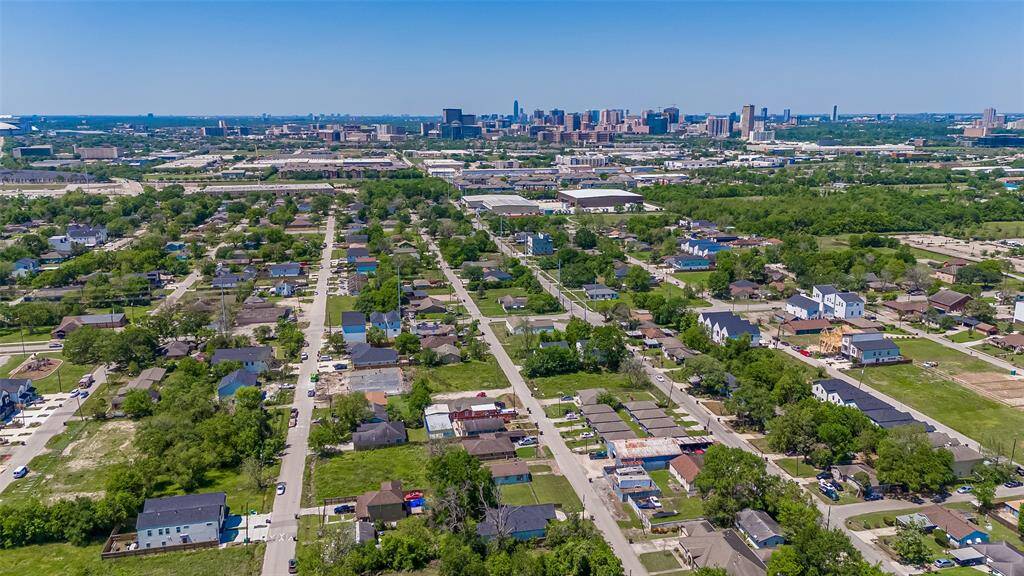 View of the Texas Medical Center 5 Minutes away