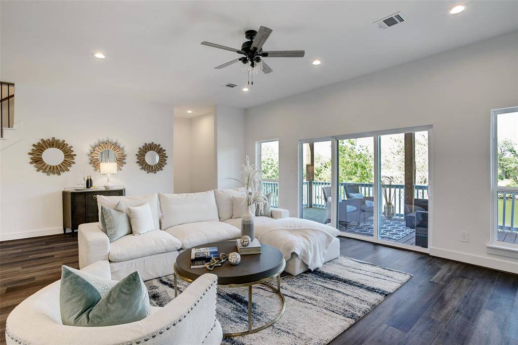 Massive garage space that double your entertainment space. 4 cars can fit comfortable in this garage.